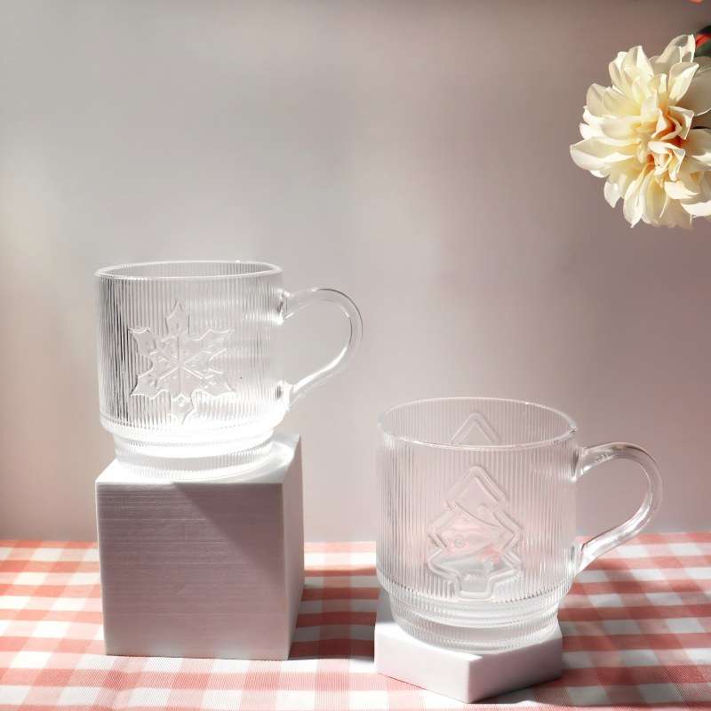 Stackable Vertical Ribbed Handle Cups with Snowflake & Christmas Tree Embossments, Ideal for Xmas (2)