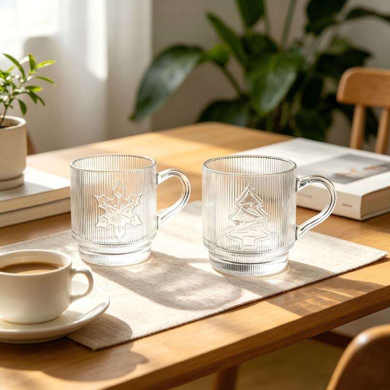 Stackable Vertical Ribbed Handle Cups with Snowflake & Christmas Tree Embossments, Ideal for Xmas (4)