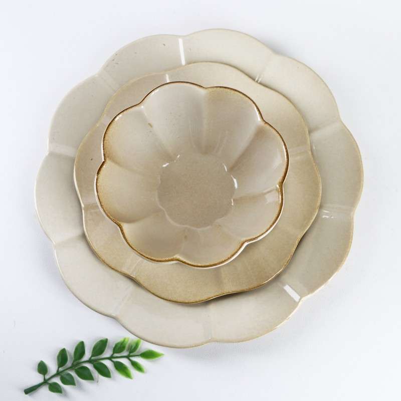 Beige Glazed Stoneware Set with Scalloped Petal Rim (1)