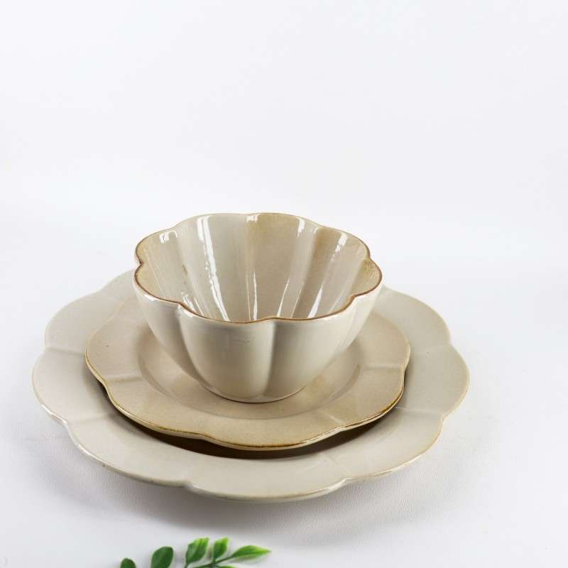 Beige Glazed Stoneware Set with Scalloped Petal Rim (2)