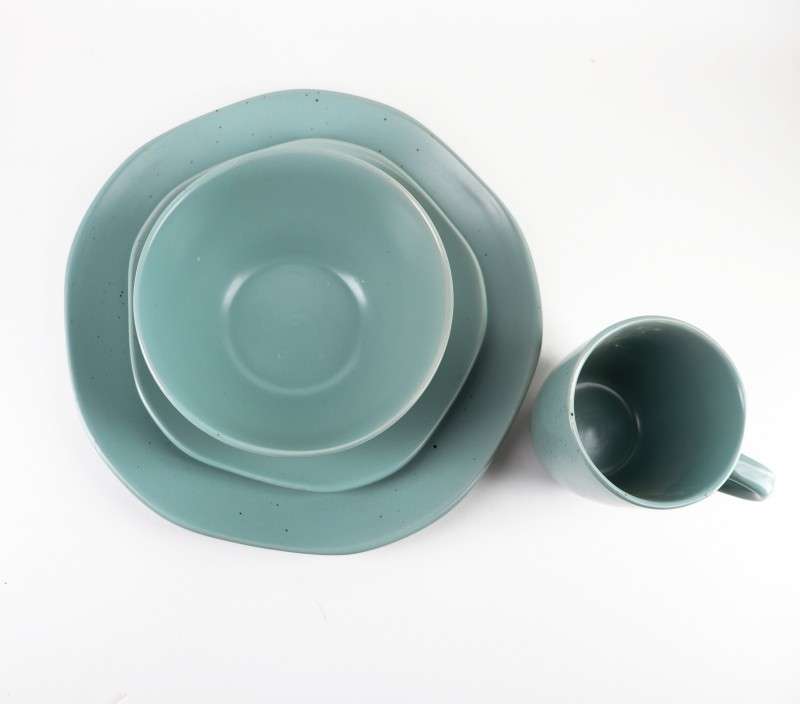 Teal‑Green Glazed Stoneware Set (6)